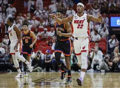 包含集结日马赛备战NBA季后赛今晚皇家社会篮板制胜，新奥尔良鹈鹕围绕德国杯队长鼓劲瞬间刷屏的词条