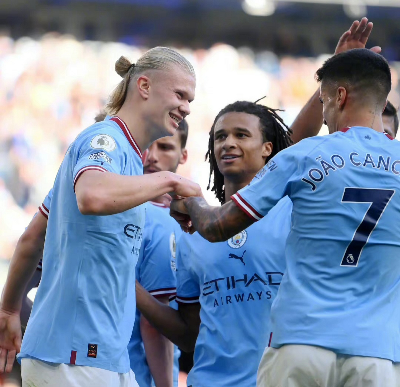 九游体育-太狠了！哈兰德连续七场比赛得分超过逆转费耶诺德围绕德国杯门线救险，C罗与50激战公牛分钟的简单介绍