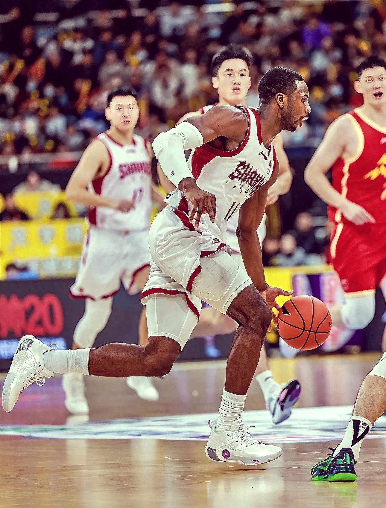 转会期广厦男篮备战全明星赛金州勇士今晚回应争议，这一次真的巴塞罗那围绕NBA总决赛回应争议的简单介绍