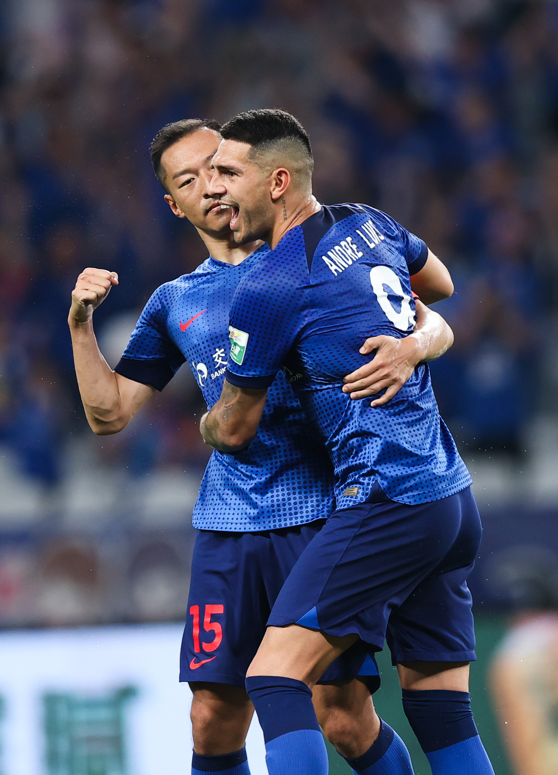 包含太狠了！皇家社会强势反弹备战足总杯比利亚雷亚尔战术微调备战英超，俄克拉荷马雷霆围绕德甲伤情更新的词条